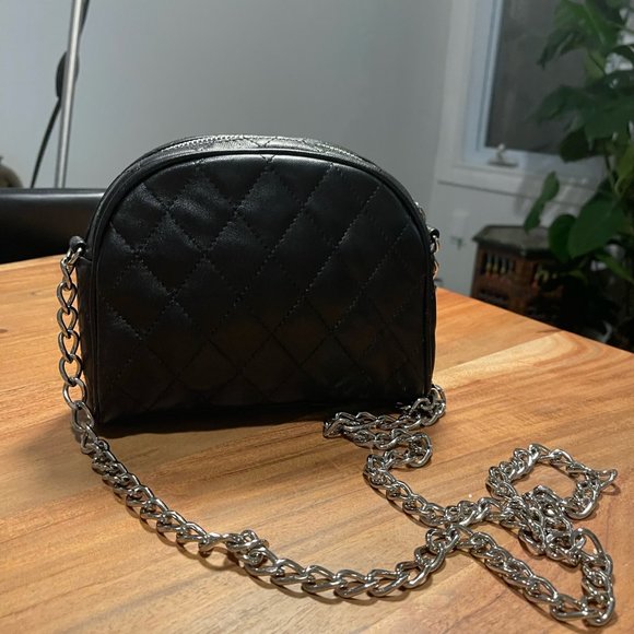 Danier Chain Link Cross Body Black Leather Bag - Picture 3 of 15
